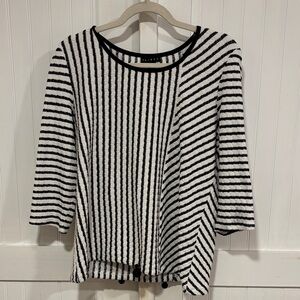 Tribal Striped Black & White, 3/4 sleeve top size L w/hem tie